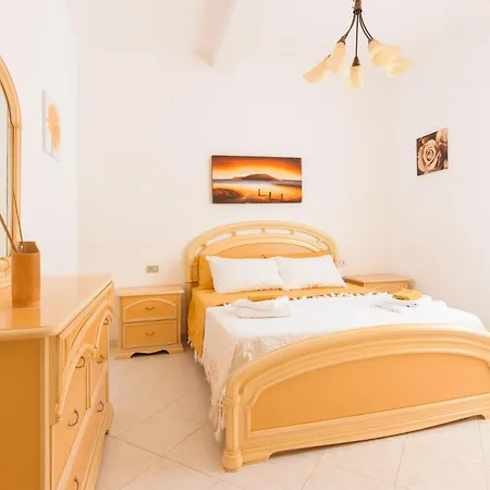 Sea La Vie, 5 Minuti Dalla Cinta Apartment *